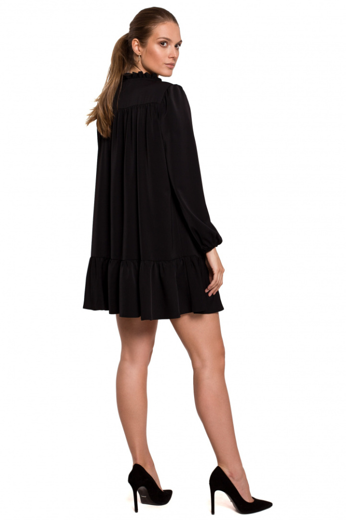 Sukienka Mini - Rozkloszowana Oversize Z Falbaną Dekolt V Długi Rękaw - czarna